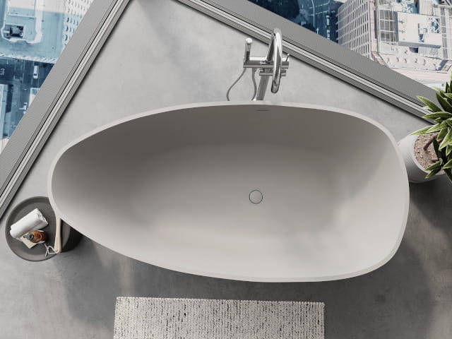 Freistehende graue Konglomerat-Badewanne