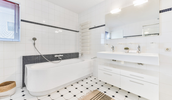 Wie wählt man eine Badewannenverkleidung aus?