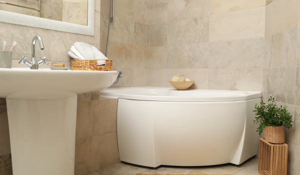 Warum lohnt es sich, eine Badewanne zu verkleiden?