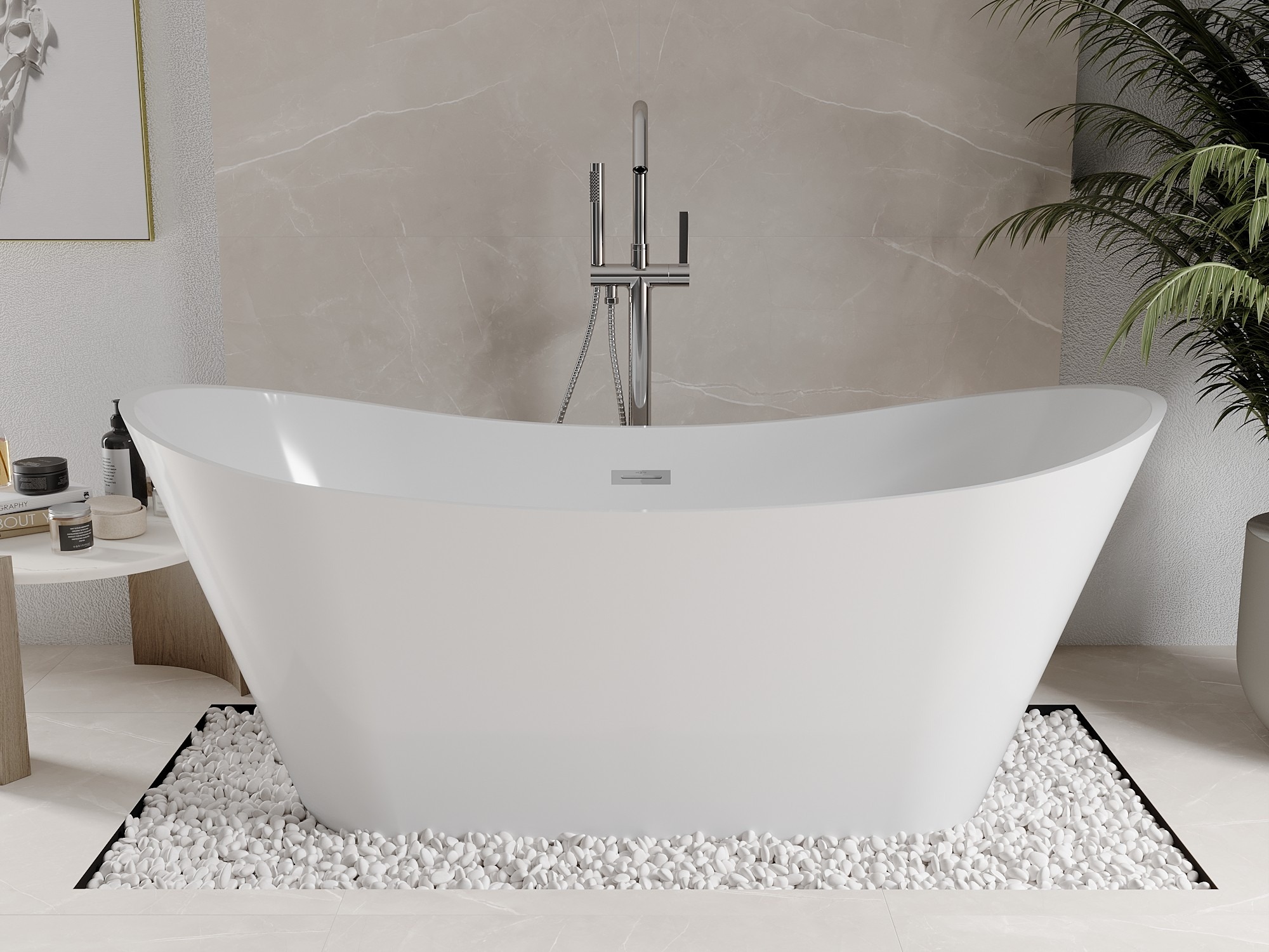 Freistehende Badewanne im beigen Badezimmer