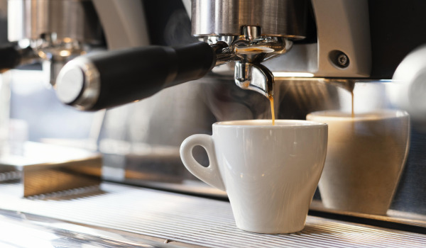 Kaffeemaschine reinigen - wie entkalkt man die Espressomaschine richtig?