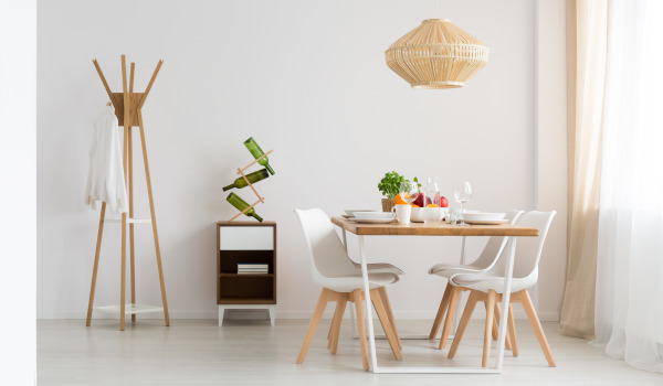 Wie kann man die Wände im Esszimmer schützen? Ideen zur Gestaltung der Wand über dem Tisch in der Küche