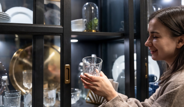 Vitrine - ein unkonventionelles Möbelstück für die Küche