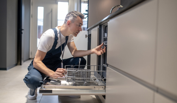 Wie man einen Siphon an die Spülmaschine anschließt