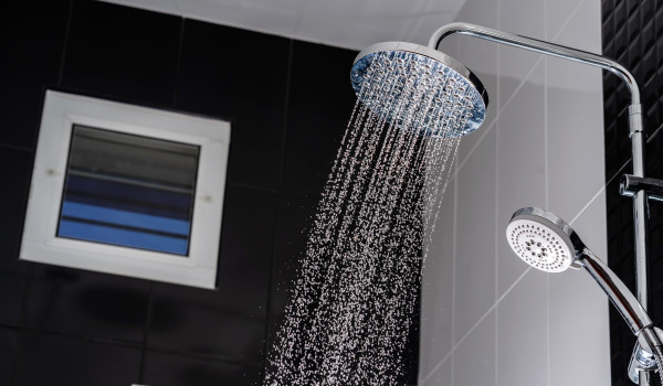 Regendusche oder Handbrause?
